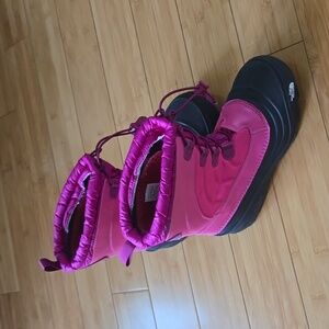 The North Face Kids' Alpenglow IV Apres Snow Boots  Size Youth 7